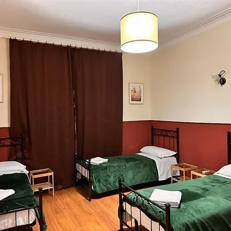 Pardis Hostel Rome