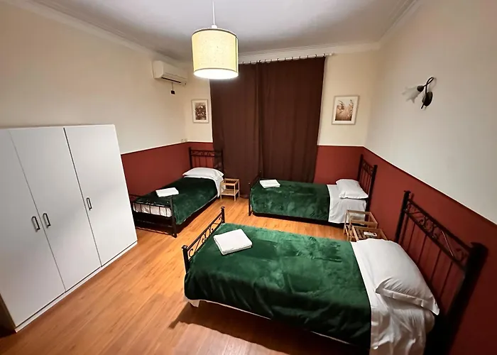 אכסניה Pardis *